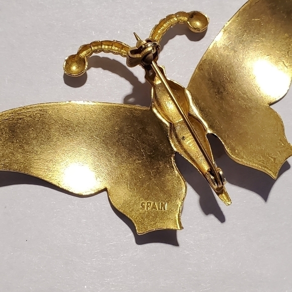 Vintage Goldtone Butterfly Brooch stamped Spain scrolling - Picture 3 of 8
